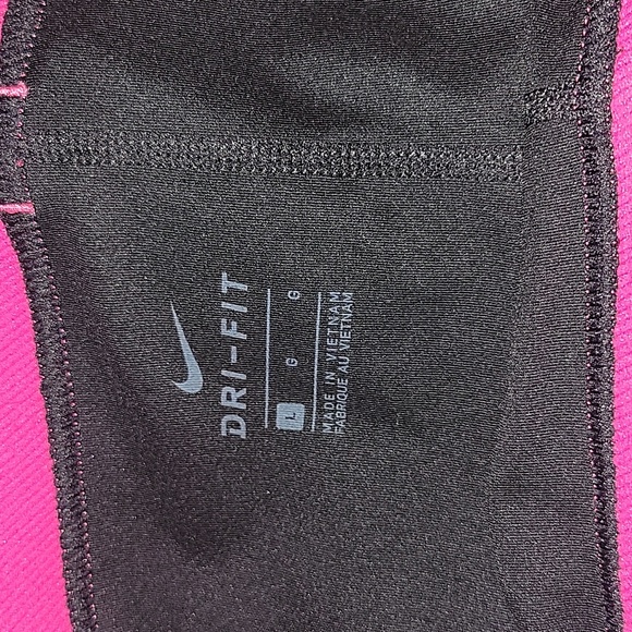 Nike Dri Fit Women's Shorts - Picture 3 of 3